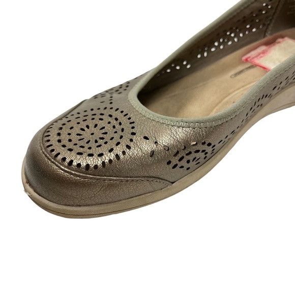 ROCKPORT Metallic Pewter Laser Cut Out Flats Slip On Loafers Genuine Leather 7.5 - Picture 11 of 16